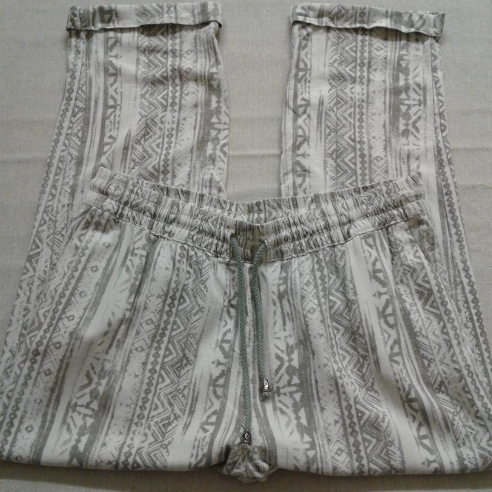 "PRICE DROP" Style Me Adjustable Waist  Size PL